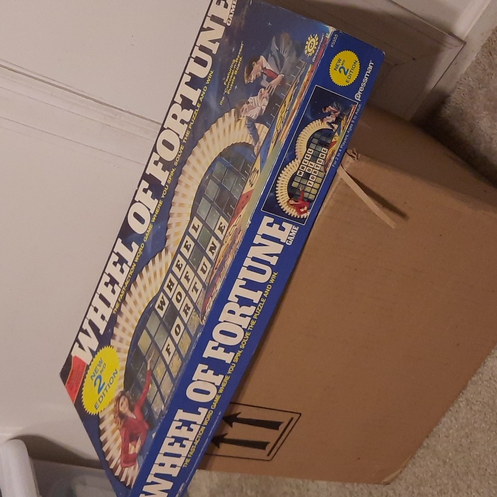Vintage 2nd edition Wheel of Fortune board game.